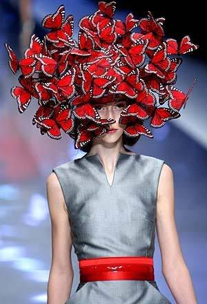 Philip Treacy hat butterfly for Alexander McQueen Philip Treacy Hats, Best Fashion Designers, Philip Treacy, Fashion Designers Famous, Stylish Winter Outfits, Grunge Dress, Dress Sketches, Famous Fashion, Designer Wear