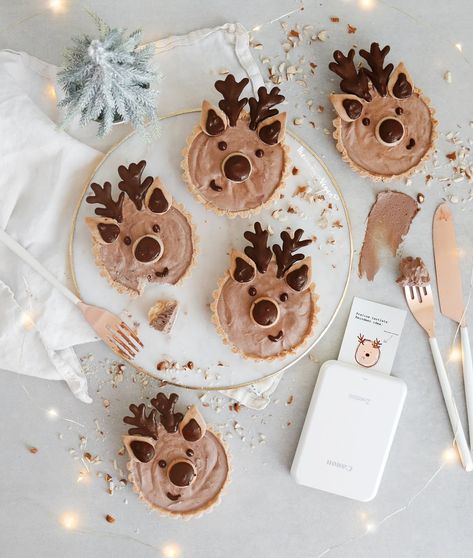 Easy praline deer tartlets recipe | The Little Blog Of Vegan Mini Tartlets, Tartlets Recipe, 3 Ingredient Cookies, Vegan Nutella, Chocolate Nutella, Christmas Dishes, Pies And Tarts, Vegan Cake, Cookies Ingredients