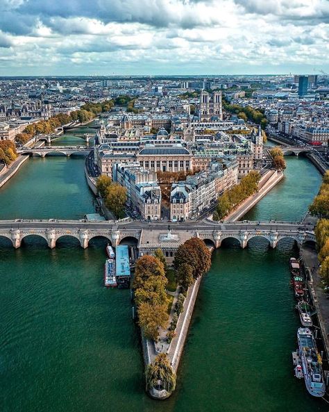 The Pont-Neuf, ‘New-Bridge’ in French, is actually the oldest bridge in Paris, dating back from the early 17th century 2024 Summer Olympics, Famous Bridges, Paris Architecture, France Travel Guide, Virtual Travel, Paul Gauguin, Paris City, Beautiful Places In The World, France Travel