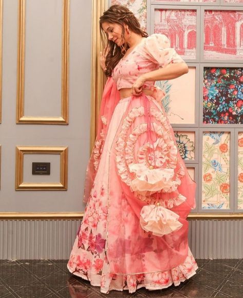 Organza Floral Lehenga, Baby Pink Lehenga, Tassels Fashion Clothing, Bride To Be Decorations, Organza Lehenga, Floral Lehenga, Indian Fashion Trends, Blouse Casual Fashion, Pakistani Fancy Dresses