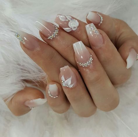 White Nails With Pearls And Diamonds, Nail Art Designs For Engagement Bride, Nail Art For Engagement Brides, White Rhinestone Nails, Nails Ideas White, Nail Ideas White, Nail Designs White, White Nails With Designs, White Nails Ideas