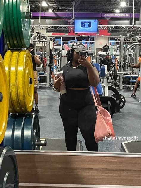 Black Plus Size Aesthetic, Fitness Lifestyle Aesthetic Plus Size, Gym Plus Size Aesthetic, Plus Size Gym Girl, The Fastest Way To Fall, 2025 Plan, New Year Vision Board, Fitness Lifestyle Aesthetic, New Year Vision