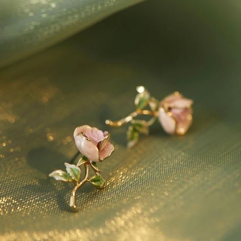 New Vintage Pink Rose Flower Stud Earrings For Women Gentle Temperament Literary Flower Earrings Fashion Jewelry Accessories - Stud Earrings - AliExpress Earrings For Girls, Pink Rose Flower, Wedding Designer, Chic Pink, Elegant Flowers, Trendy Earrings, Flower Earrings Studs, Fashion Jewelry Earrings, Flower Studs