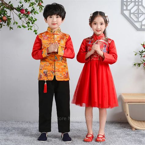 lunar new year new clothes - Google Search Chinese New Year Kids, Chinese New Year Dress, Dragon Clothing, Clothes Anime, Clothing Reference, Chinese Dresses, Clothing Winter, Tang Suit, Pakistani Fashion Party Wear