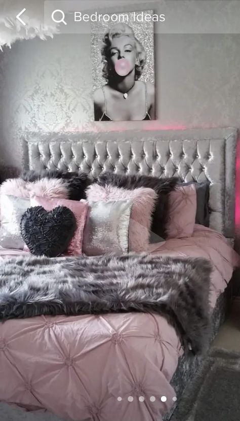 Grey Pink White Bedroom Ideas, Room Inspiration Bedroom Pink And Grey, Grey Black Pink Bedroom, Light Pink And Black Room, Pink Grey Black Bedroom, Pink Black Room Decor, Room Inspo Pink And Black, Pink Black Room Aesthetic, Black Pink White Bedroom