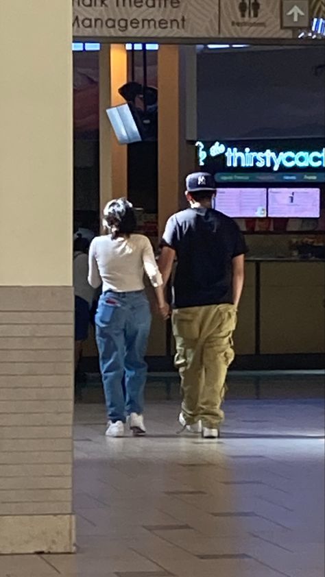 Cute Couple Pics At The Mall, Couple Poses In Mall, Couple At Mall, Mall Date Aesthetic Couple, Mall Couple Pictures, Mall Date Aesthetic, Mall With Boyfriend, Couple Shopping Mall Aesthetic, Mall Date