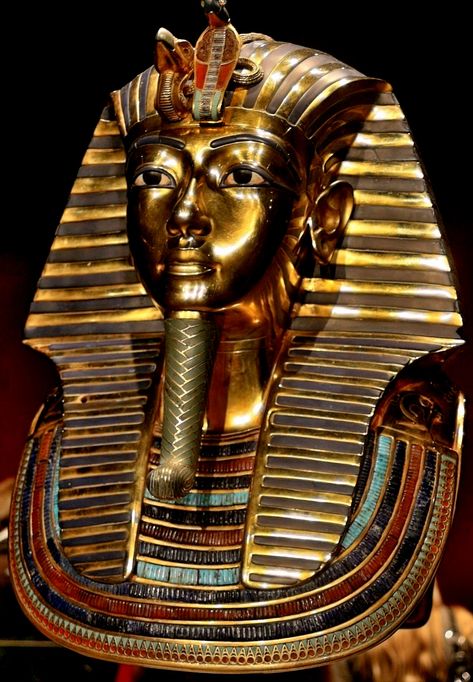 Tutankhamun Mummy, King Tut Mask, Ancient Thebes, King Tut Tomb, King Tutankhamun, Canopic Jars, Valley Of The Kings, Tutankhamun, King Tut