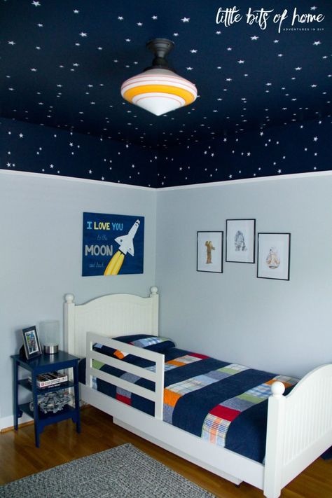 star wars kids bedroom 5 Star Wars Kids Bedroom, Bed Kind, Star Wars Themed Bedroom, Nice Bedroom, Star Wars Bedroom, Space Themed Bedroom, Star Wars Room, Boy Bedroom Design, Toddler Boys Room