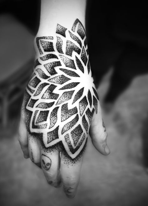 Hand Tattoo Mandala Dotwork Geometric  - www.awtattoos.com @awtattoos Mandala Hand Tattoo, Mandala Tattoo Men, Tato Mandala, Dotwork Tattoo Mandala, Hand Tattoo Images, Herren Hand Tattoos, Tato Tradisional, Small Wave Tattoo, Mandala Hand Tattoos