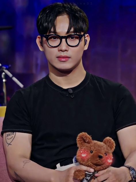 Btob Hyunsik, Hyunsik Btob, Amazing Voices, Im Hyunsik, Male Idols, Grunge Boy, Bias Wrecker, K Idols, Boyfriend Material