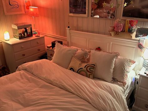 Meg (@meggghughes) • Instagram photos and videos Meg Hughes Bedroom, Meg Hughes, Bedroom Ideas For Teens, Dream Apartment Decor, Aesthetic Rooms, Room Makeover Inspiration, House Room, Remodel Bedroom, Cozy Room