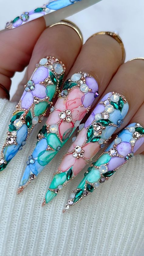 Tino Vo - ✨𝐅𝐥𝐨𝐫𝐚𝐥 𝐂𝐨𝐮𝐭𝐮𝐫𝐞✨ _________________________... | Facebook Valentines Nail Set, Nail Ideas For Short Nails, Gem Nail Designs, Summer Nails Ideas, Floral Couture, Crazy Nail Designs, Nails Art Designs, Cute Nail Art Designs, Gel Nails Diy