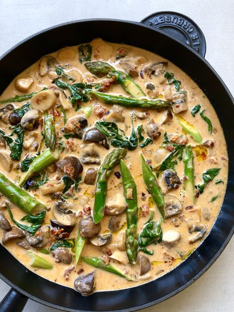 Asparagus Casserole, Wild Rice Recipes, Creamy Asparagus, Mushroom Casserole, Asparagus And Mushrooms, Mushroom Rice, Mushroom Soup Recipes, Baked Veggies, Asparagus Pasta