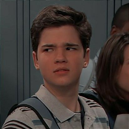 Freddie Benson Icons, Freddie From Icarly, Nathan Kress Icarly, Icarly Aestethic, Freddie Benson Icarly, Freddie Icarly, Freddy From Icarly, Icarly Characters, Spencer Icarly