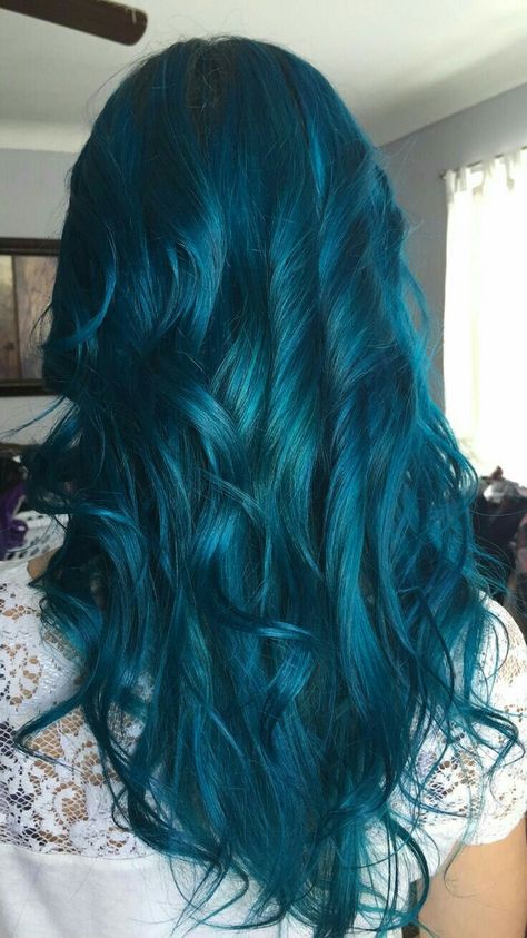 Bright Hair Colors For Pale Skin, Blue Hair For Brunettes, Teal Blue Hair Color, Blue Turquoise Hair, Greenish Blue Hair, Blue Hair Inspiration, Blue Teal Hair, Curly Blue Hair, Turquoise Blue Hair