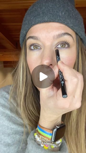 Jenna Menard on Instagram: "smoked gray  pro tip• liner is effortless when it’s not black and blended w a small rounded brush  products linked in story and bio  @1999.beauty in VAS @exa.beauty mascara @addictiontokyo.us brush D 01  #smokeyeye #grayliner #eyeliner #eyelinertutorial #easyeyemakeup #eyelinerideas #eyelinertips #eyelinerinspo #eyelinerinspiration #eyelinerhacks #grayeyelid #eyeshadows #smudgeyeyeliner #blendedeyeliner #easiestmakeup" Jenna Menard, Smokey Eyeliner Tutorial, Smoked Liner, Blending Eyeliner, Grey Eyeliner, Eyeliner Brown Eyes, Eyeliner Inspiration, Gray Eyeliner, Smudged Eyeliner