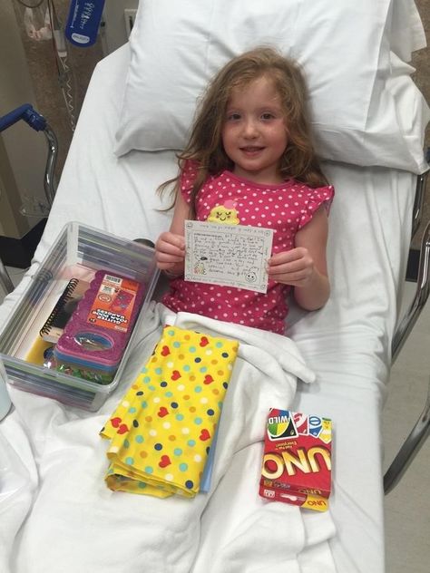 How Students are Bringing Kindness and Positivity to Hospitals throughout the United States Hospital Hallway, Sick Toddler, Sick Kids Hospital, Nurse Hospital, Hospital Photography, Itunes Card, Sweet Love Text, Credit Card App, Children Hospital