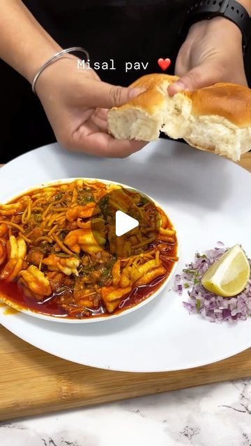 @sidskitchenofficial on Instagram: "Misal pav recipe 👇ingredients 
.

.

Ingredients:

For onion Coconut paste:

Oil -2 spoons

Jeera - 1 spoon

Coriander seeds - 1 spoon

Shahi jeera - 1 spoon

Dalchini - 1 inch

Hari elaichi - 2 -3

Badi elaichi - 1

Black peppercorns - 10-12

Cloves - 4-5

Ginger - 1/2 inch

Garlic - 10 - 12 cloves

Poppy seeds - 1 spoon
Onions- 2

Dry coconut - 1/2" Mishal Pav Recipe, Misal Recipe, Misal Pav Recipes, Misal Pav, Pav Recipe, Dry Coconut, Tastemade Recipes, Recipe Ingredients, Poppy Seeds