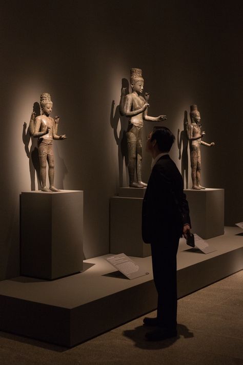 "Lost Kingdoms: Hindu-Buddhist Sculpture of Early Southeast Asia, 5th to 8th Century" gallery view #LostKingdoms Sculpture Art Gallery, Buddhist Sculpture, Religious Imagery, Sculpture Museum, Sculpture Gallery, Sunken City, Museum Lighting, Museum Exhibition Design, Art Galleries Design