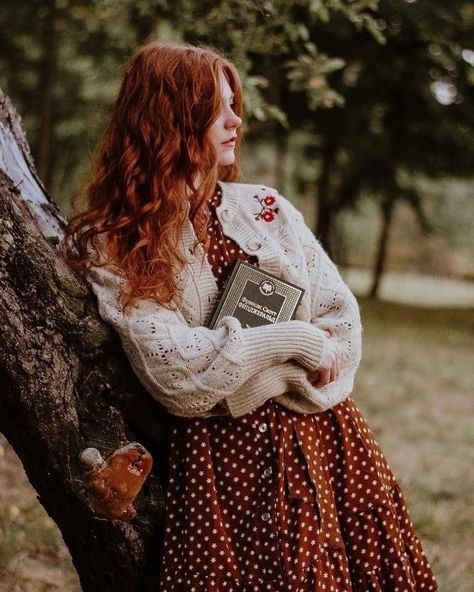 Autumn Photography Portrait, Boho Photoshoot, Fall Photo Shoot Outfits, Mini Toile, Autumn Instagram, Stylish Fall Outfits, Cottagecore Outfits, Marie Curie, Fall Photoshoot