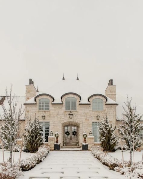 French Country Decorating Ideas, French Country Chateau, French Style Chairs, French Country Exterior, Country Decorating Ideas, French Country Christmas, Modern French Country, French Country Bedrooms, French Country Design