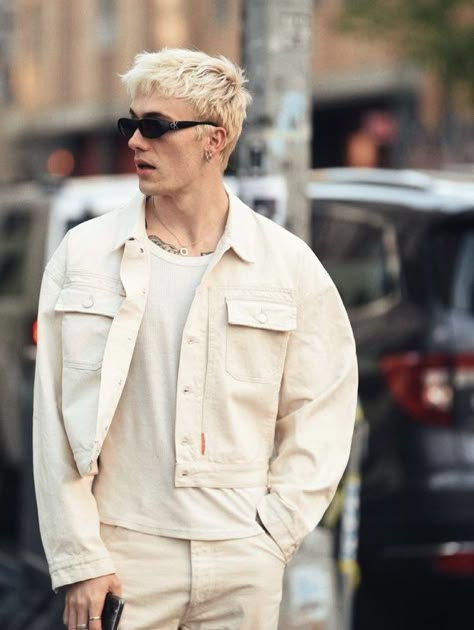 Platinum Blonde Hair Men, Tanner Reese, Mens Haircuts Thick Hair, Bf Outfits, Bleached Hair Men, Streetwear High Fashion, Clean Outfit, Bleach Hair, Peach Hair Colors