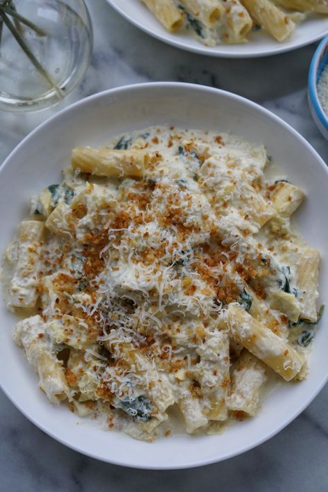 Spinach & Artichoke Rigatoni Sunday Cravings, Pasta Table, Cheesy Spinach, Artichoke Pasta, Garlic Clove, Spinach Artichoke, Artichoke Hearts, Rigatoni, Linguine