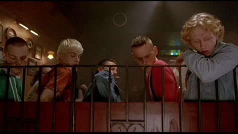 Trainspotting Trainspotting Cinematography, Film Screencaps, Dolly Zoom, Big Television, Movie Poster Wall, Trainspotting, Film Studies, Love Film, Ewan Mcgregor