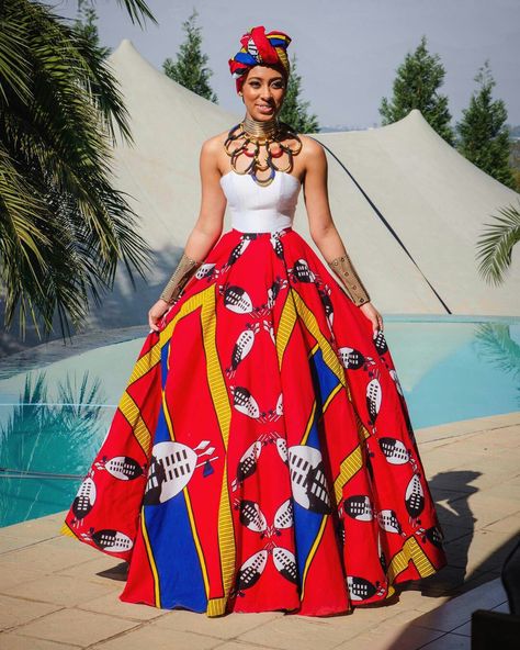 Africana Style Africain, African Prom Dresses, African Traditional Wedding, Afrikaanse Mode, African Wedding Dress, Gaun Fashion, African Traditional Dresses, Clothes Designer, Designer Streetwear