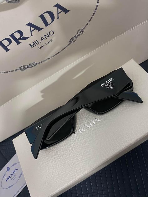 Classy Glasses, Prada Glasses, Y2k Sunglasses, Devil Wears Prada, Make Waves, Iphone Wallpaper Girly, Prada Sunglasses, Elevate Your Look, Black Sunglasses