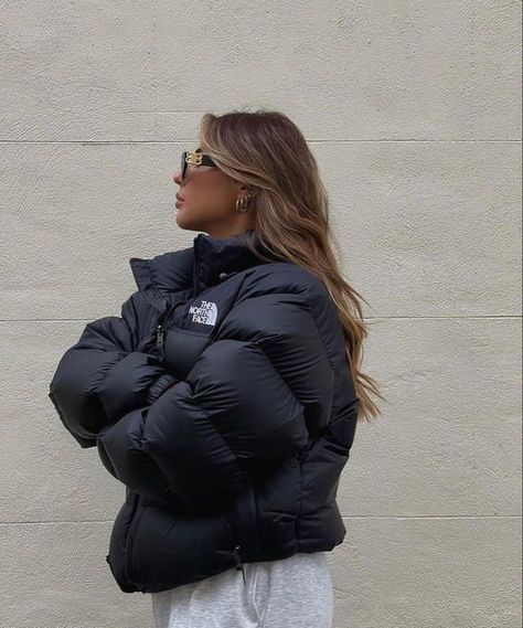 North Face Puffer Jacket Aesthetic, The North Face Outfit, North Face Puffer Outfit, Puffer Jacket Aesthetic, North Face Puffer Jacket Outfit, Black North Face Puffer Jacket, North Face Jacket Outfit, Black Puffer Jacket Outfit, Black North Face Puffer