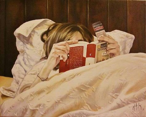 Marta Astrain Penyiar Radio, Women Reading, Woman Reading, Reading In Bed, Girl Reading, Reading A Book, Playlist Covers, New Yorker, Book Aesthetic