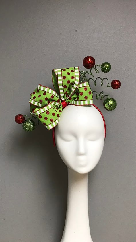 Crazy Christmas Hat, Heatless Hairstyles For Long Hair, Christmas Headband Diy, Christmas Fascinator, Diy Christmas Hats, Funny Christmas Hats, Holiday Headpiece, Christmas Headpiece, Hairstyles For Long Hair Easy