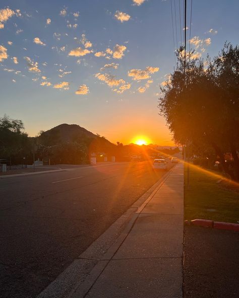 Peaky Blinders Theme, Arizona Sunrise, Pictures Of The Sun, Sunrise Pictures, Sunset Rose, Scenery Photography, Dawn And Dusk, Sun Rise, Sky Pictures