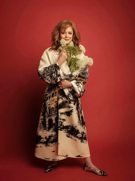 Susan Sarandon covers Elle Spain August 2024 by Juankr Elle Spain, Susan Sarandon, Stylish Celebrities, Van Cleef Arpels, Van Cleef, Fashion Photographer, Emporio Armani, Fashion Photography, Spain