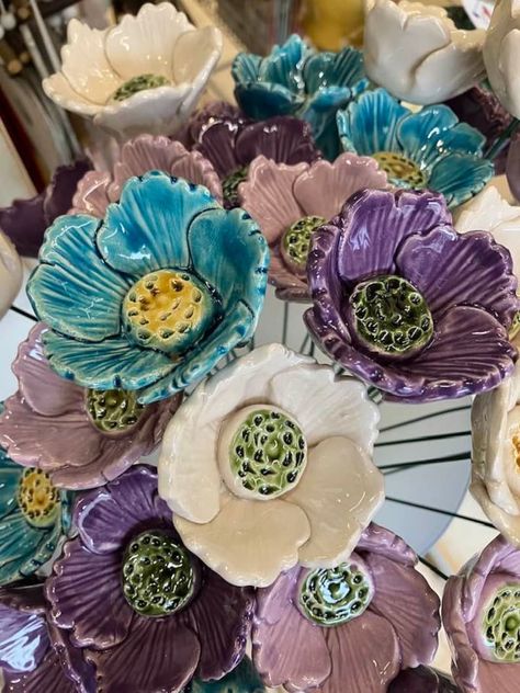 Handmade Ceramic Poppy Flowers , Papaver - Etsy Hong Kong Ceramic Garden Flowers, Clay Poppy, Ceramic Poppy, Pottery Flowers, Garden Ceramics, Ceramic Poppies, Creative Garden Decor, Flowers Ceramic, Aesthetic Garden