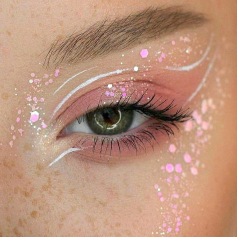 Fairy Makeup Brown Eyes, Mxmtoon Concert, Natural Fairy Makeup, Fairy Eye Makeup, Concert Makeup, Alien Costume, Cool Makeup Looks, Fairy Makeup, Cool Makeup