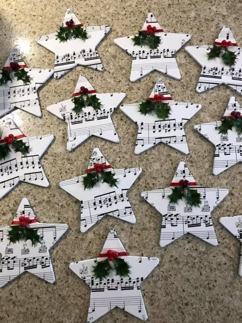 Sheet Music Valentine Crafts, Choir Ornaments Diy, Music Ornaments Diy, Piano Christmas Decor, Christmas Music Ornaments, Band Ornaments, Music Christmas Tree, Hymnal Crafts, Sunday Christmas