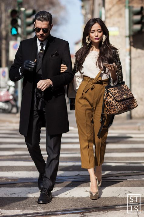 Street Style during Milan Fashion Week A/W 15/16 Stylish Couple, Straight Cut Jeans, Trending Fashion Outfits, Street Style Trends, Fashion Couple, Couple Outfits, Couple Halloween Costumes, 가을 패션, Street Style Looks