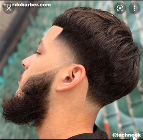 Taper Fade Alto, Medium Fade Haircut, Faded Haircut, Men Haircut Undercut, Haircut Ideas Trendy, Boys Fade Haircut, Short Fade Haircut, Undercut Fade, Buzz Cut Hairstyles