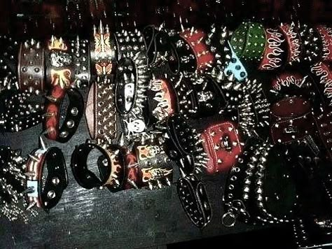 Kiera Core, 2000s Bracelets, Goth Jewelry Aesthetic, Mall Goth Aesthetic, Dark Rock, Older Brother Core, Midwest Emo, Emo Aesthetic, 2000s Emo