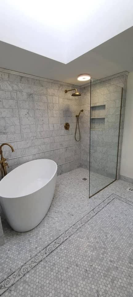 Freestanding Tub Next To Shower Ideas, Shower Tub Wet Room Master Bath, Big Tub Master Bath, Master Bath Without Tub, Bathtub Inside Shower Walk In, Tub Wet Room, Wet Room Bathroom With Tub, Walk In Shower With Tub Inside, Hawaii Bathroom