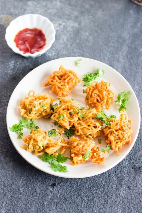 Maggi Pakoda Instant Noodle Fritters Fried Fritters, Rainy Evening, Lasagna Pasta, Quinoa Salad Recipes, Instant Noodle, No Noodle Lasagna, Chickpea Flour, Tasty Baking, Instant Noodles