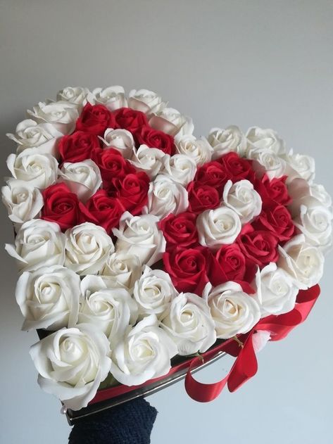 Surprise Boyfriend, Birthday Surprise Boyfriend, Chocolate Hampers, Surprise Box Gift, Flower Gift Ideas, Lovely Flowers Wallpaper, Roses Bouquet, Balloon Gift, Flower Letters