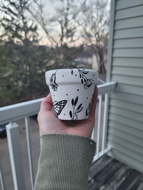 Butterfly Clay, Pot Painting Ideas, Pot Painting, Cat Plants, Plant Tattoo, Small Business Inspiration, Painted Flower Pots, Black And White Flowers, White Pottery