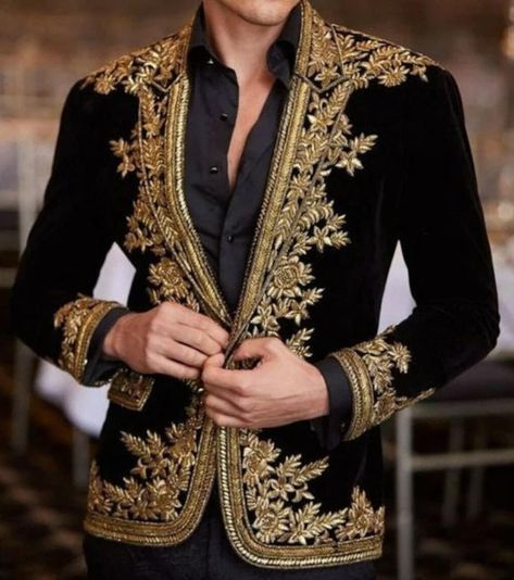 Mens White Suit, Synthwave Fashion, Masquerade Outfit, Suits Tuxedo, Suits Groom, Luxury Embroidery, Indian Groom Wear, Gold Suit, Mens Wedding Suits