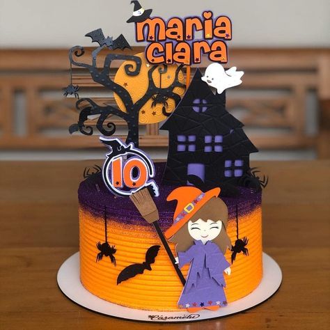 Simplesmente Gabi - Art Design on Instagram: “Em clima de Buuuuuuuu! Doces, travessuras ou um bolo delicioso da @_caramelu ? Hahaha Ahhhhhh 💜 o Halloween 💜 Apaixonada nessa bruxinha…” Halloween Cakes, Halloween Birthday, Silhouette Studio, Cake Toppers, Scrapbooking, Cake, Halloween, Birthday, 10 Things