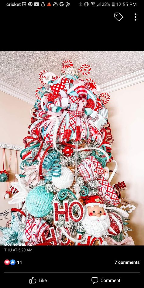 Turquoise Red Christmas, Christmas Tree Colors Schemes, Red White And Blue Christmas Tree, Santa Tree Ideas, Teal Christmas Tree Ideas, Christmas Hosting, Christmas Tree Colour Scheme, Blue Christmas Tree Decorations, Tree Decoration Ideas