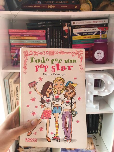 Tudo por um Popstar - Thalita Rebouças | Carioca do Interior Amanda Aesthetic, Dream Book, Love Book, Glow Up?, Fanfiction, Books To Read, Book Cover, Reading, Books