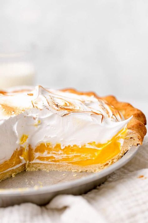 Best Lemon Meringue Pie, Curd Filling, Fluffy Cinnamon Rolls, Homemade Pie Crust, Meringue Pie Recipes, Lemon Curd Filling, Easter Dinner Recipes, Garlic Butter Chicken, Fluffy Clouds